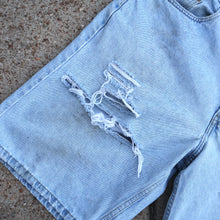 Load image into Gallery viewer, Levi’s 550 ‘02
